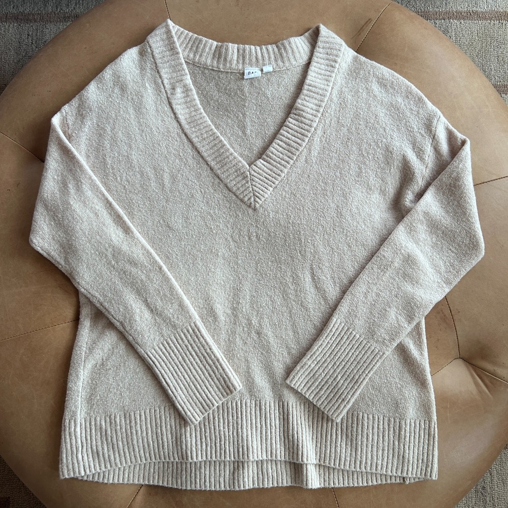 Gap Wool Alpaca Sweater Womens M Oatmeal V Neck Soft Lightweight Cozy Minimalist
